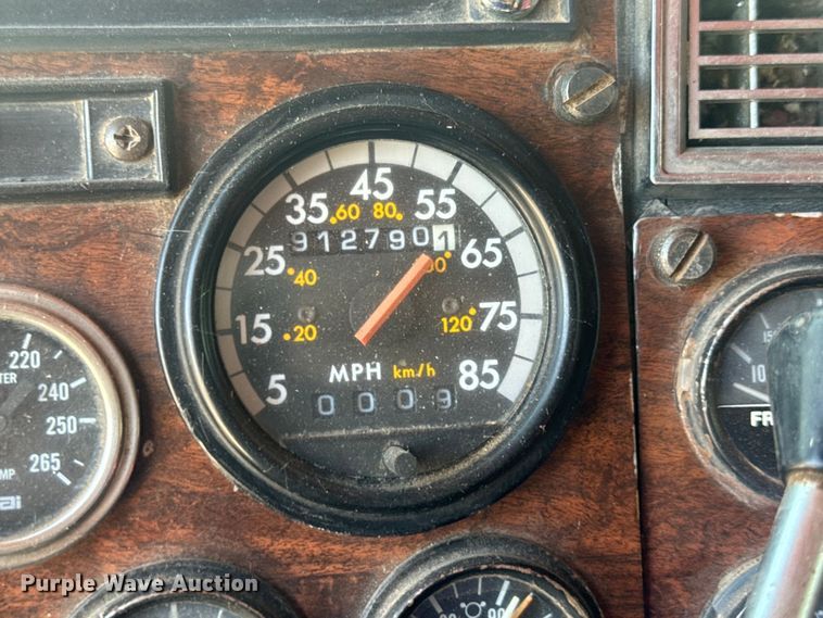 image for item MJ9481 1987 Peterbilt 379 dump truck