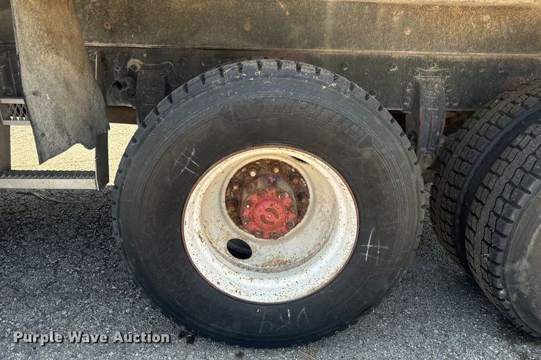 image for item MJ9481 1987 Peterbilt 379 dump truck