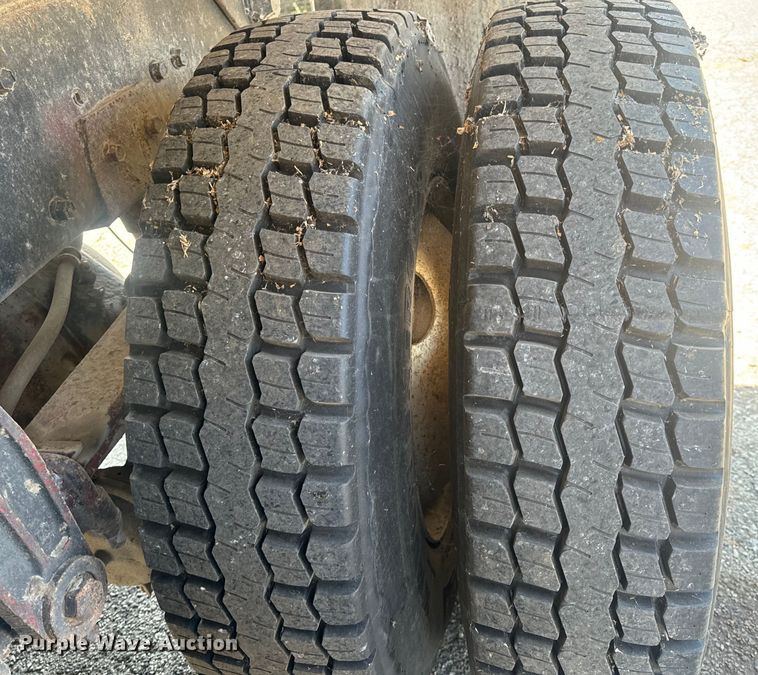 image for item MJ9481 1987 Peterbilt 379 dump truck