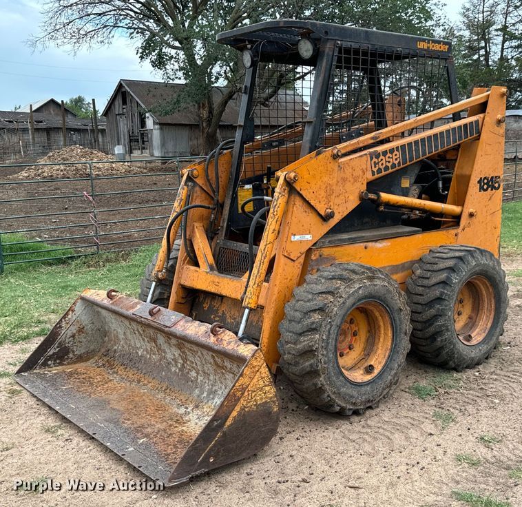 image for item MU9998 1975 Case 1845  skid steer loader