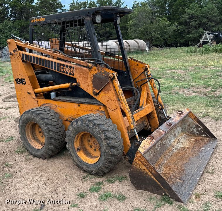 image for item MU9998 1975 Case 1845  skid steer loader