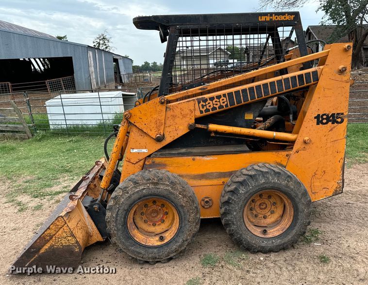 image for item MU9998 1975 Case 1845  skid steer loader