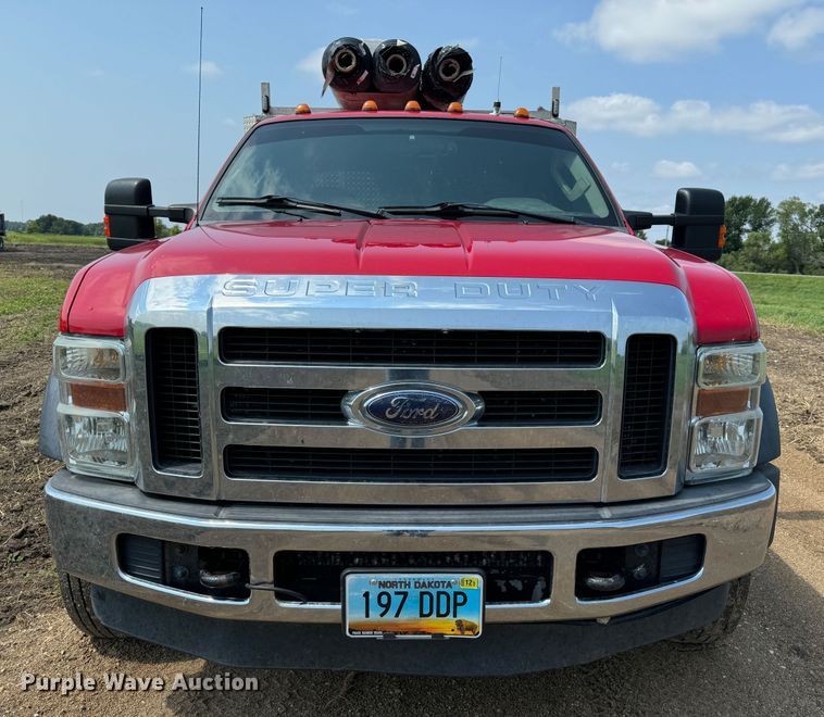 image for item NB9514 2009 Ford  F450 Super Duty XLT Crew Cab flatbed truck