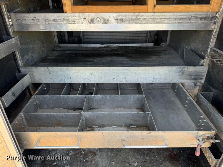 image for item NB9514 2009 Ford  F450 Super Duty XLT Crew Cab flatbed truck