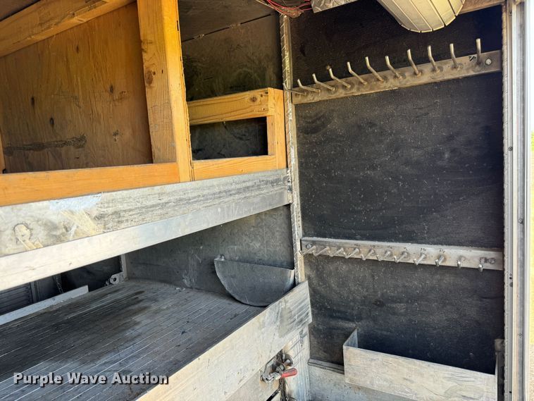 image for item NB9514 2009 Ford  F450 Super Duty XLT Crew Cab flatbed truck