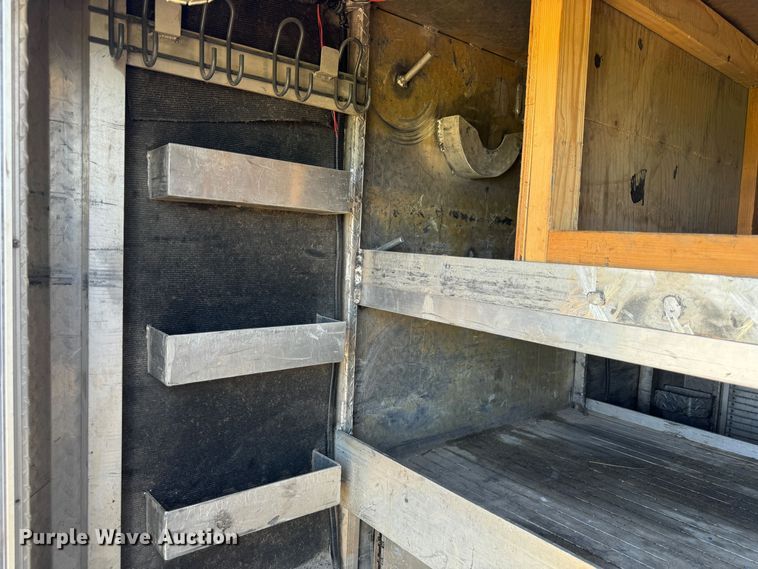 image for item NB9514 2009 Ford  F450 Super Duty XLT Crew Cab flatbed truck