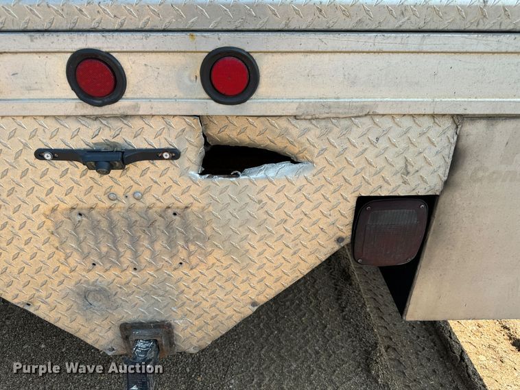 image for item NB9514 2009 Ford  F450 Super Duty XLT Crew Cab flatbed truck