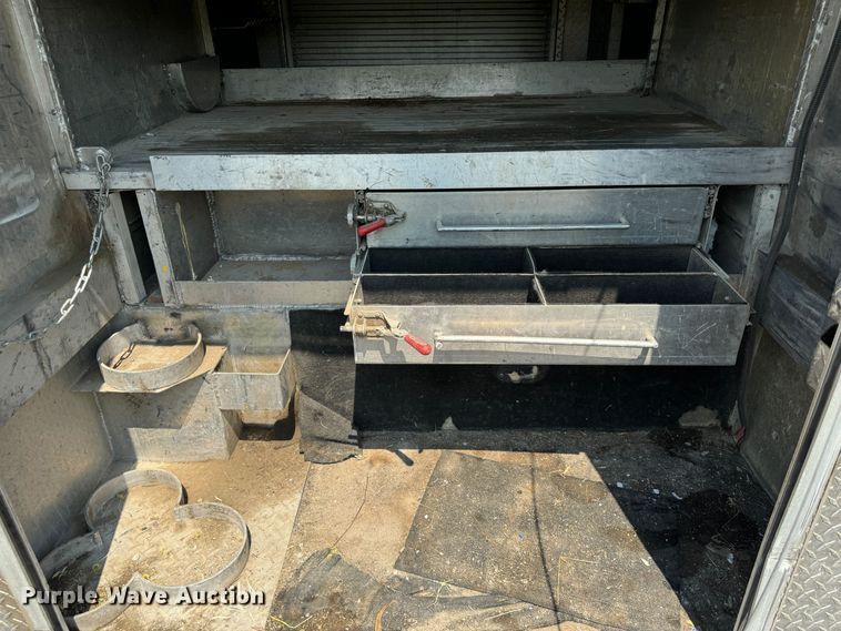 image for item NB9514 2009 Ford  F450 Super Duty XLT Crew Cab flatbed truck