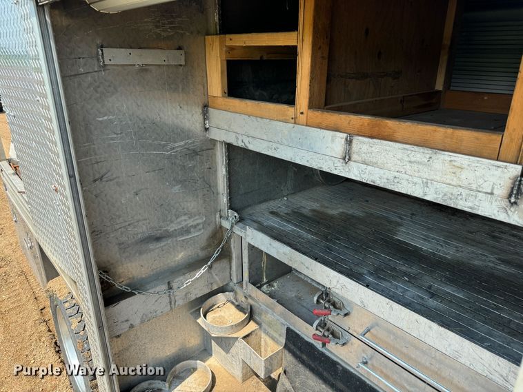 image for item NB9514 2009 Ford  F450 Super Duty XLT Crew Cab flatbed truck