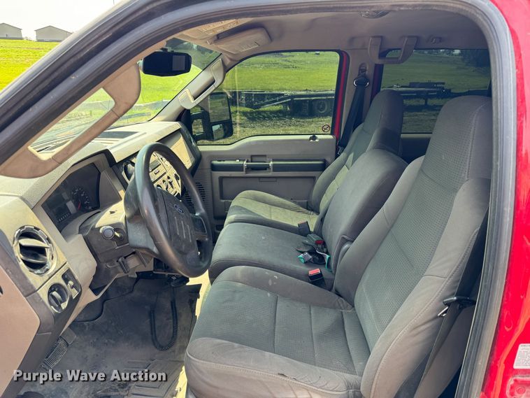 image for item NB9514 2009 Ford  F450 Super Duty XLT Crew Cab flatbed truck