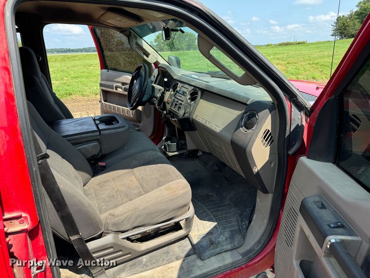 image for item NB9514 2009 Ford  F450 Super Duty XLT Crew Cab flatbed truck