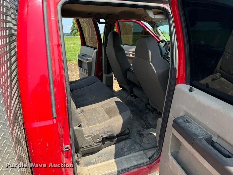 image for item NB9514 2009 Ford  F450 Super Duty XLT Crew Cab flatbed truck