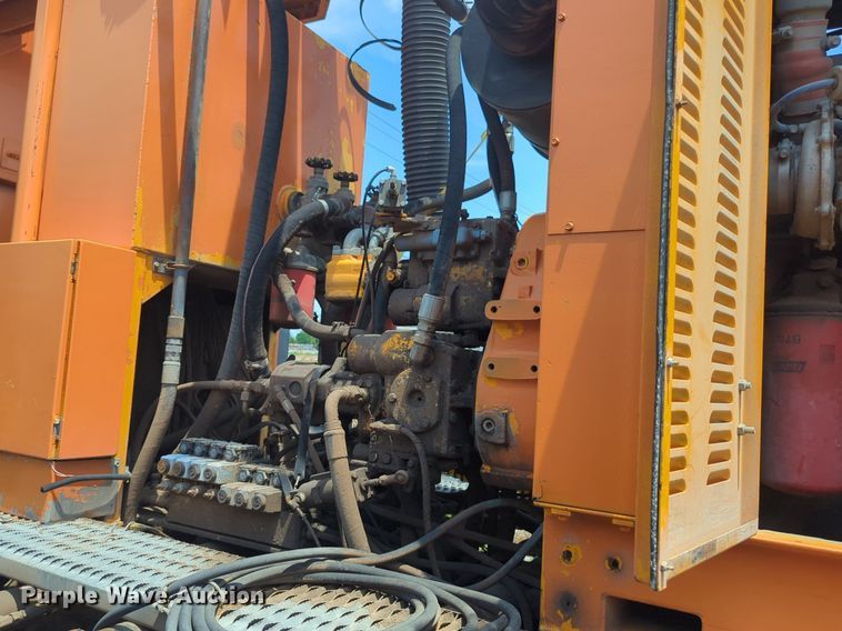 image for item NG9977 2005 GMC 7500 asphalt patch truck