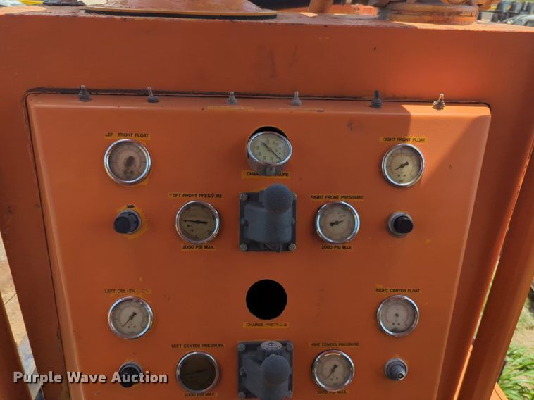 image for item NG9977 2005 GMC 7500 asphalt patch truck