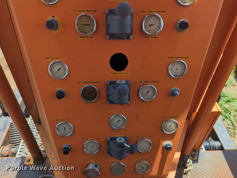 image for item NG9977 2005 GMC 7500 asphalt patch truck