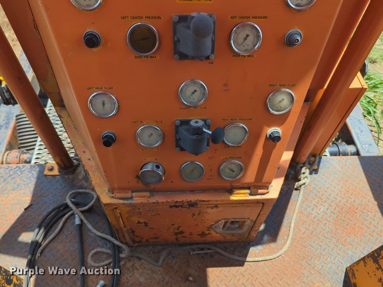 image for item NG9977 2005 GMC 7500 asphalt patch truck