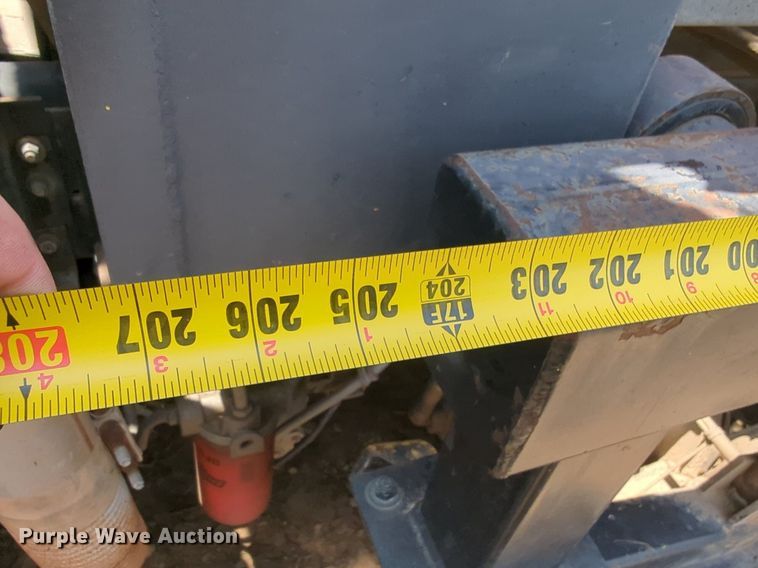 image for item NG9977 2005 GMC 7500 asphalt patch truck