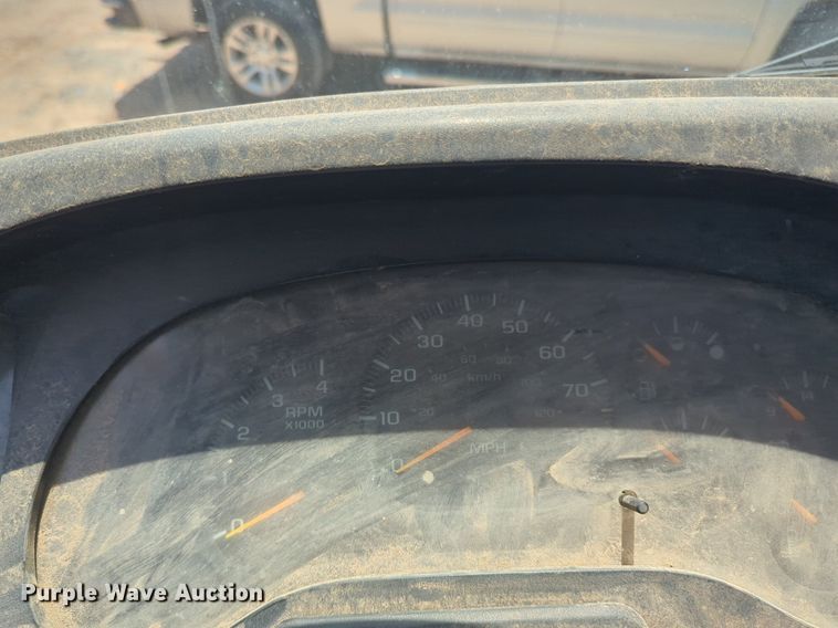 image for item NG9977 2005 GMC 7500 asphalt patch truck