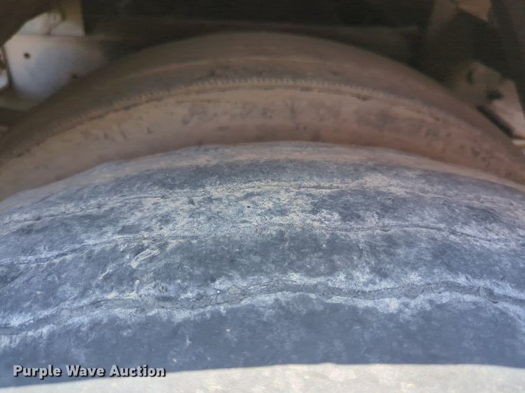 image for item NG9977 2005 GMC 7500 asphalt patch truck