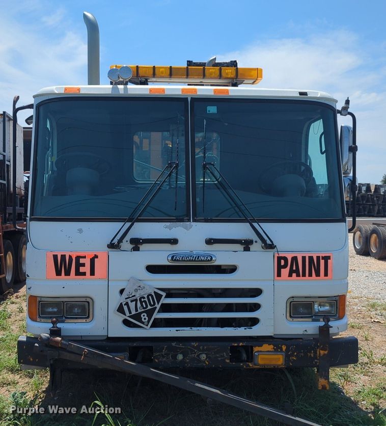 image for item NG9979 2006 Freightliner Condor paint striper truck