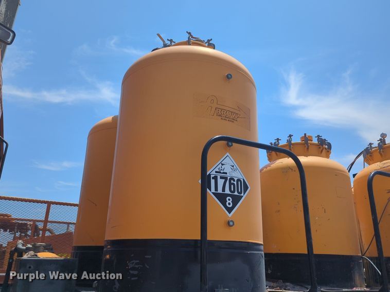 image for item NG9979 2006 Freightliner Condor paint striper truck