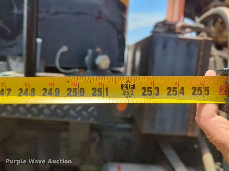 image for item NG9979 2006 Freightliner Condor paint striper truck