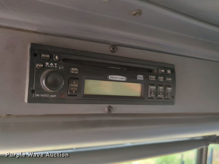 image for item NG9979 2006 Freightliner Condor paint striper truck