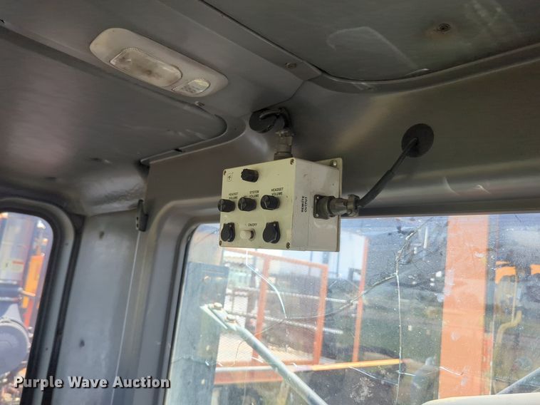 image for item NG9979 2006 Freightliner Condor paint striper truck