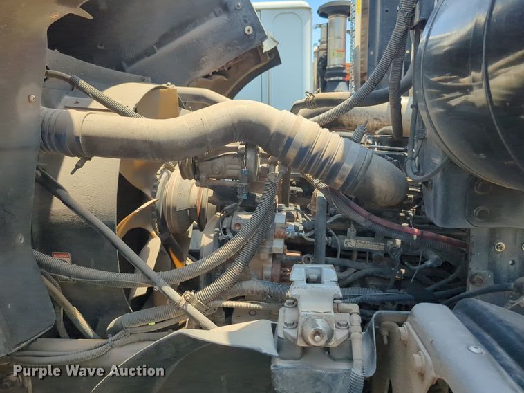 image for item NG9979 2006 Freightliner Condor paint striper truck