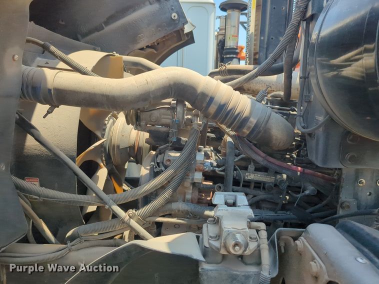 image for item NG9979 2006 Freightliner Condor paint striper truck