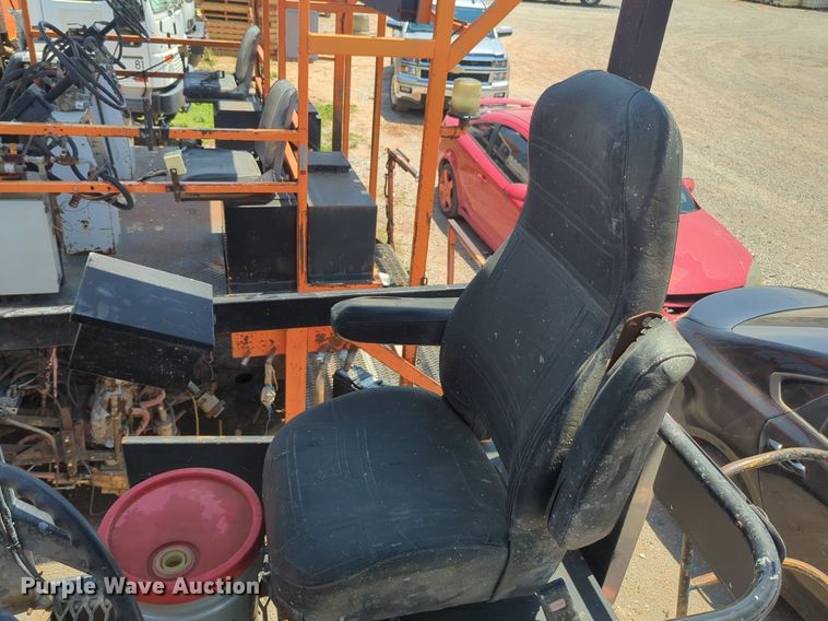 image for item NG9979 2006 Freightliner Condor paint striper truck