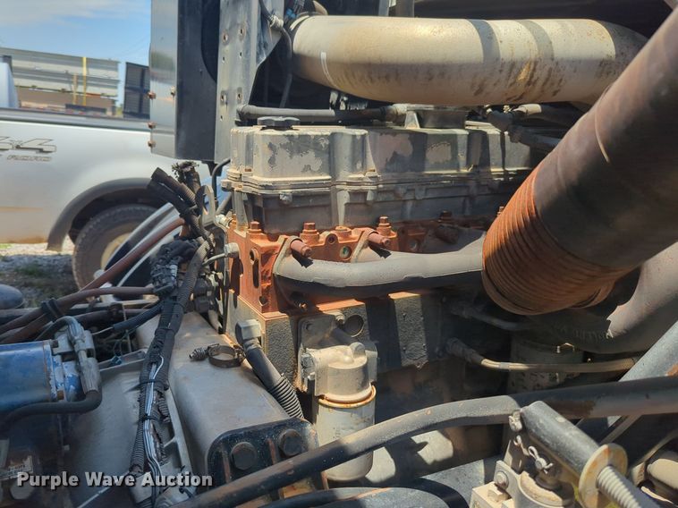 image for item NG9979 2006 Freightliner Condor paint striper truck