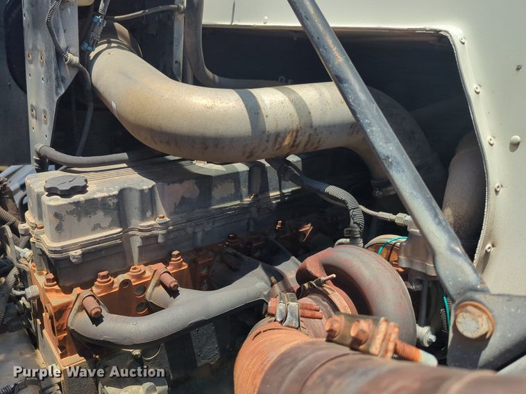 image for item NG9979 2006 Freightliner Condor paint striper truck