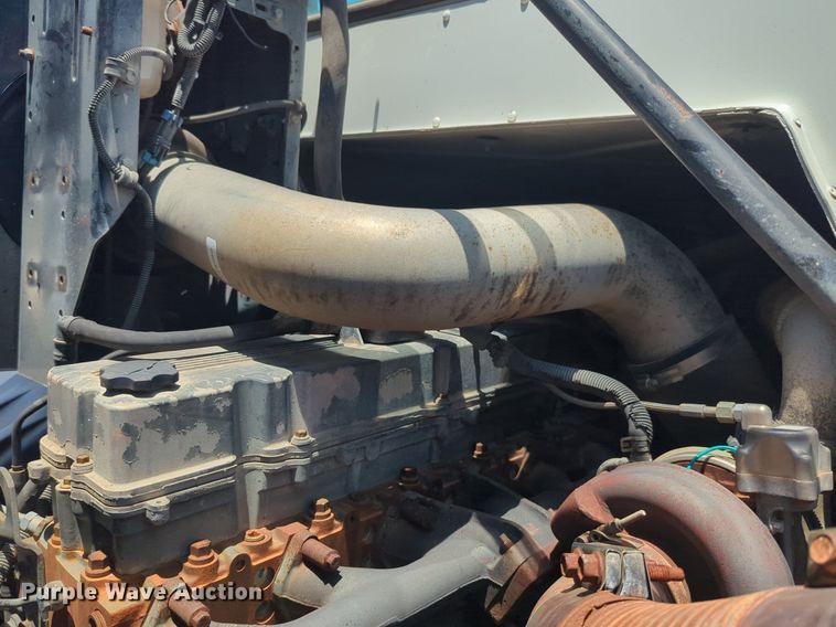 image for item NG9979 2006 Freightliner Condor paint striper truck