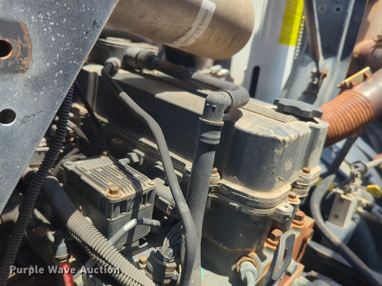 image for item NG9979 2006 Freightliner Condor paint striper truck