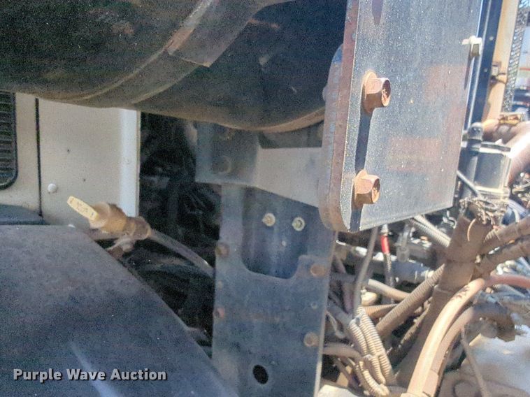 image for item NG9979 2006 Freightliner Condor paint striper truck