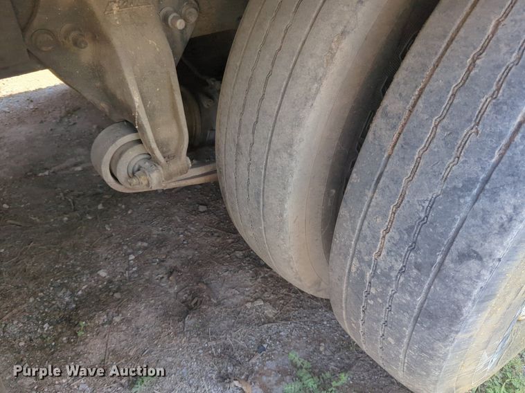 image for item NG9979 2006 Freightliner Condor paint striper truck