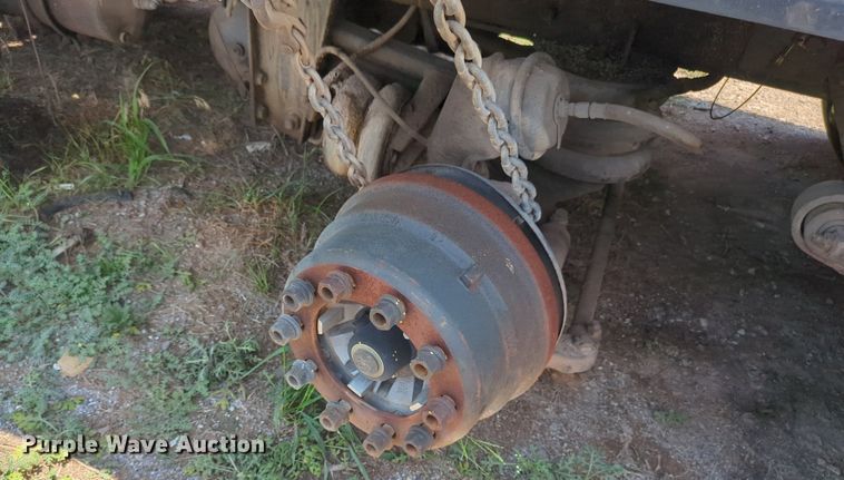 image for item NG9979 2006 Freightliner Condor paint striper truck