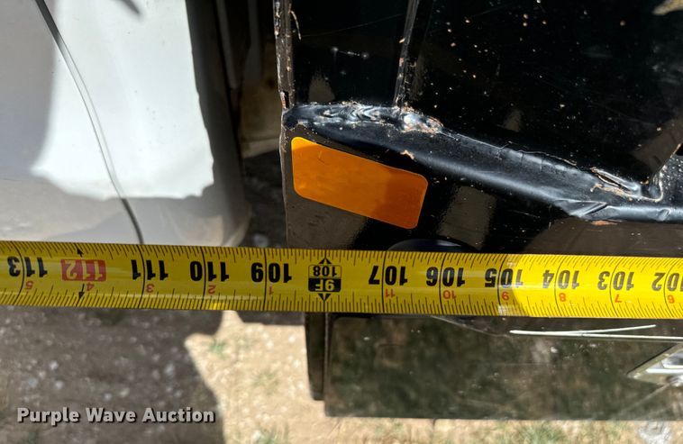 image for item NQ9640 2015 Chevrolet Silverado 3500HD Crew Cab flatbed pickup truck