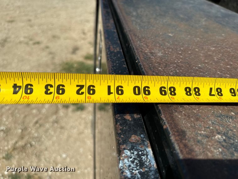 image for item NQ9640 2015 Chevrolet Silverado 3500HD Crew Cab flatbed pickup truck