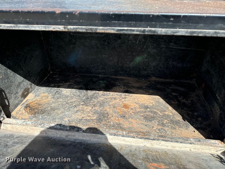 image for item NQ9640 2015 Chevrolet Silverado 3500HD Crew Cab flatbed pickup truck