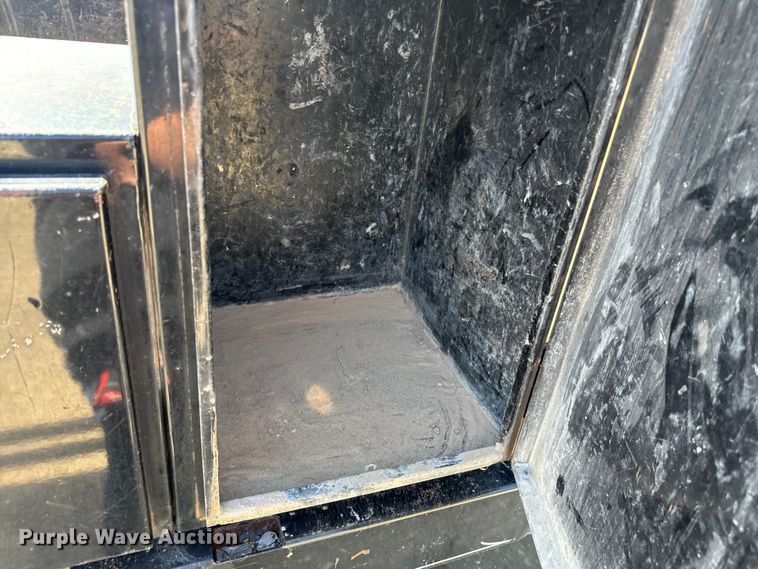 image for item NQ9640 2015 Chevrolet Silverado 3500HD Crew Cab flatbed pickup truck