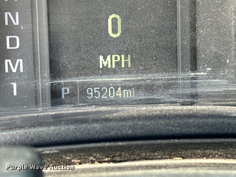 image for item NQ9640 2015 Chevrolet Silverado 3500HD Crew Cab flatbed pickup truck