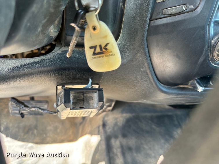 image for item NQ9640 2015 Chevrolet Silverado 3500HD Crew Cab flatbed pickup truck