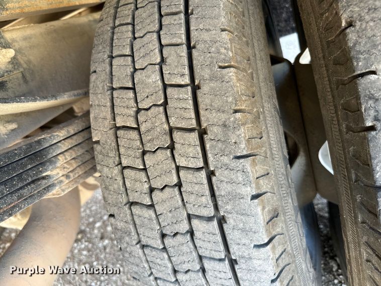 image for item NQ9640 2015 Chevrolet Silverado 3500HD Crew Cab flatbed pickup truck