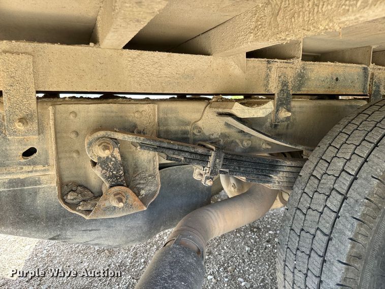 image for item NQ9640 2015 Chevrolet Silverado 3500HD Crew Cab flatbed pickup truck