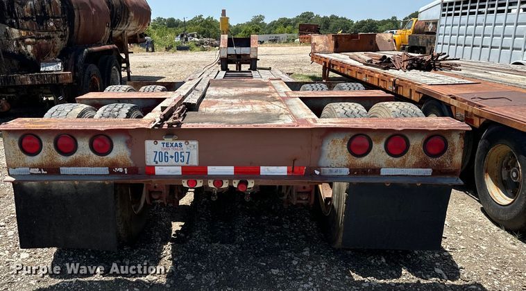 image for item NQ9655 2002 Witzco Challenger RG-35 lowboy equipment trailer