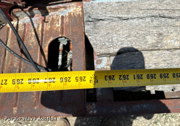 image for item NQ9655 2002 Witzco Challenger RG-35 lowboy equipment trailer