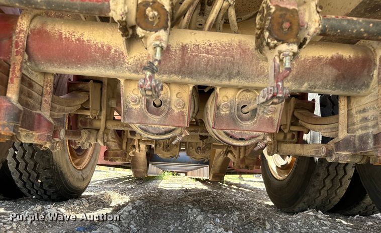 image for item NQ9655 2002 Witzco Challenger RG-35 lowboy equipment trailer