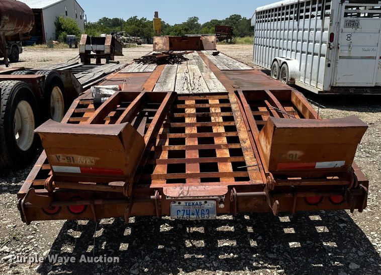 image for item NQ9656 1978 Transcraft  drop deck equipment trailer